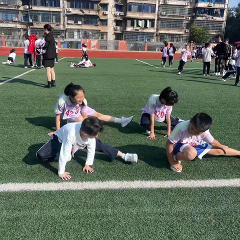 2024年秀峰路学校第三届劳动体育文化节——2102中队