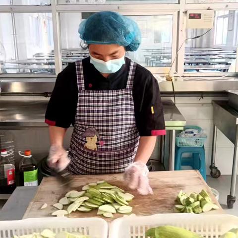 "食"刻坚守  安全护航一北营中学饭堂食品安全篇