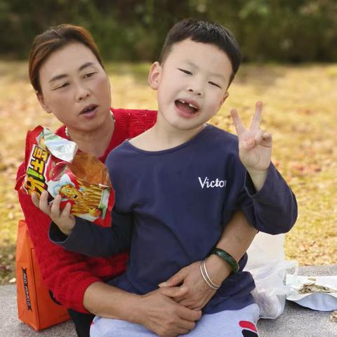 5.25心理健康日·暖心抱抱，治愈自己，向阳成长