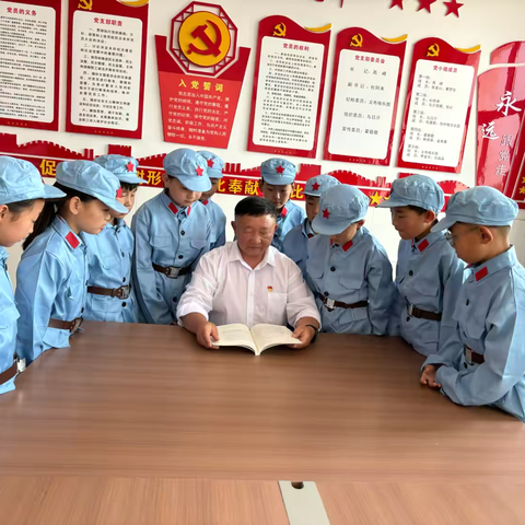 科尔沁右翼中旗巴彦淖尔苏木关工委向巴彦淖尔中心校演出服捐赠仪式