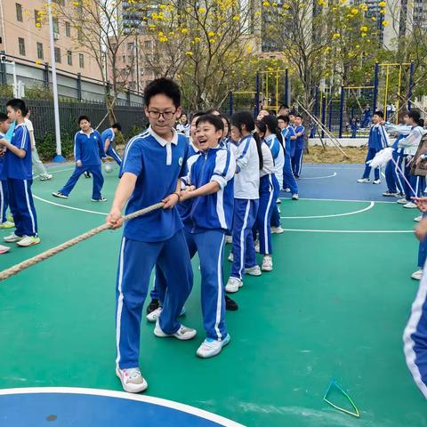 三月春风暖人心，雷锋精神永流传 ——中大附六年级第四周小记