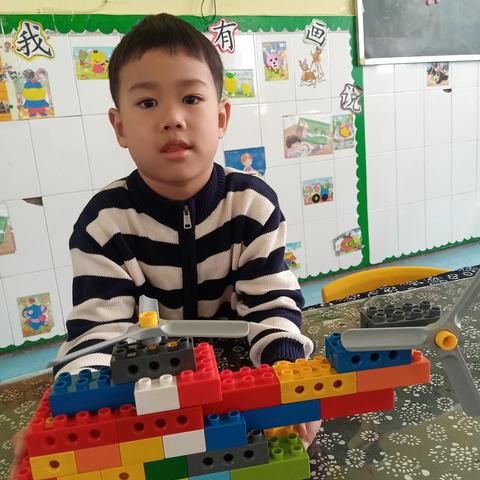 启蒙乐高|搭建主题：紧急救援直升飞机