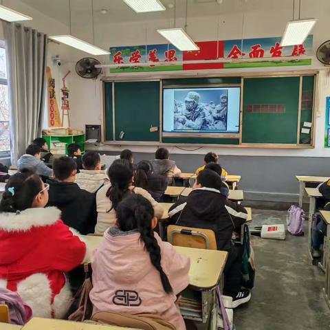 濮阳市油田第五中学初三二班开展“回顾2025展望2026  传承红色基因争做新时代好少年”主题班会活动