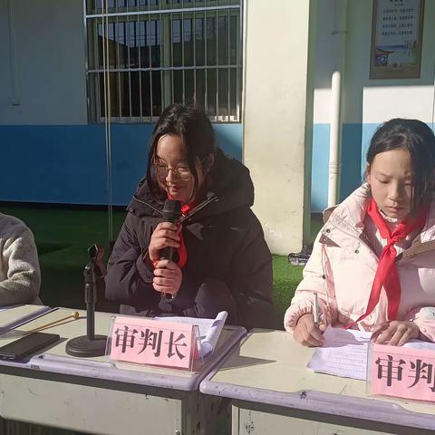 第十个宪法日主题活动 ——青铜关镇龙胜小学“模拟法庭”开庭暨法律知识讲座