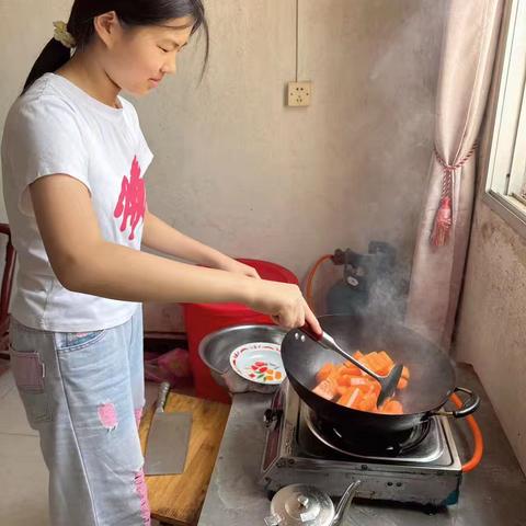 生活小记：制作春卷、打扫与爬山