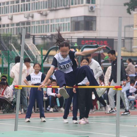 春风得意少年时，逐梦踏歌绿茵场 ———杏花岭区杏东小学校举行2024年度春季运动会