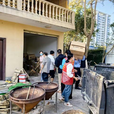 抱坡村开展新春节前人居环境整治活动