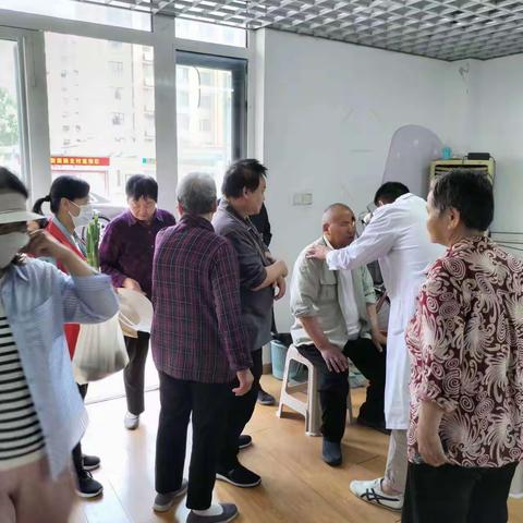 多一份关爱，多一份“睛”彩--王舍人街道杨北村开展眼科义诊活动