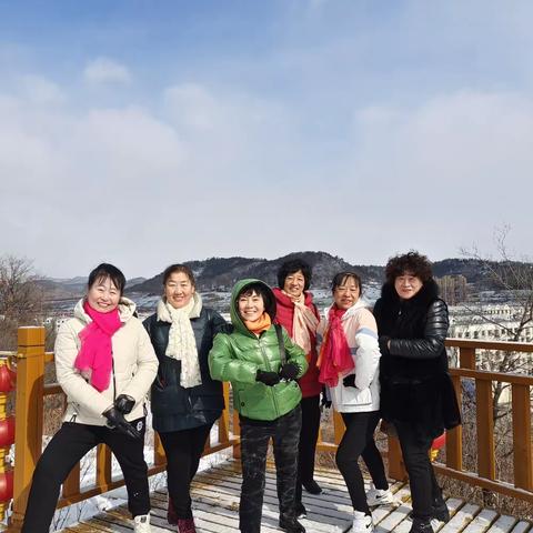 登家乡冬天的二龙山