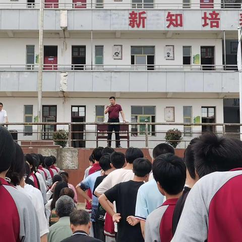 家校携手，共促成长—阳峰乡中学安全教育家长会