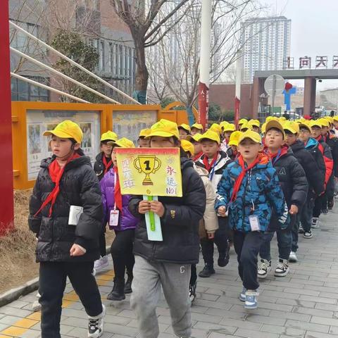 习惯助成长，路队展风采——新郑市锦艺实验小学班级展风采活动