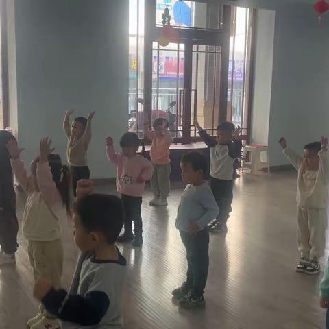 记录幼儿园快乐生活——小三班一周生活