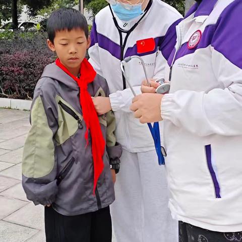 医生进校园开展先心病筛查，守护儿童健康成长