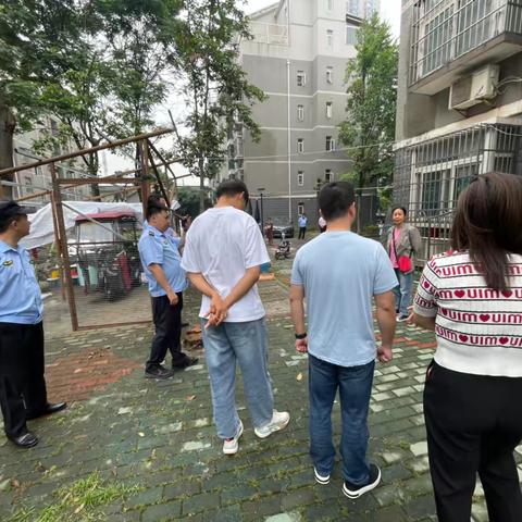 依法拆违 共建文明小区