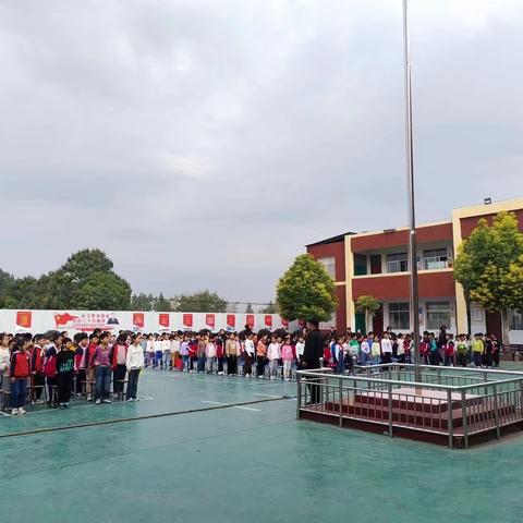 “力拔山河，‘绳’彩飞扬”—褚河街道第二中心小学校园拔河比赛