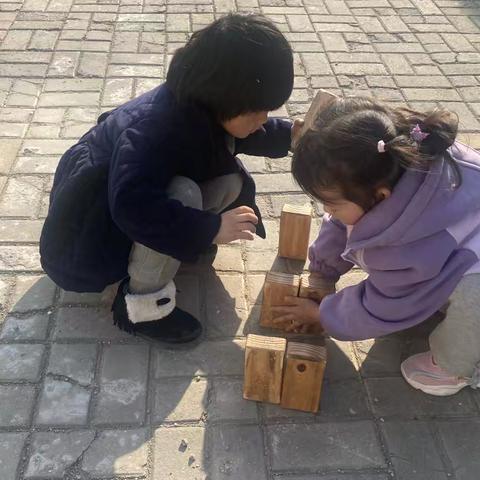 “我们的家”搭建之旅—大班户外积木搭建游戏观察
