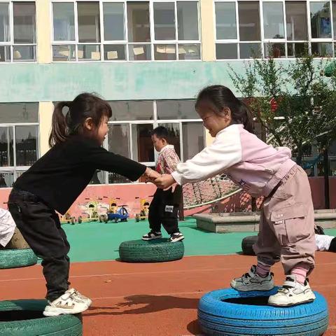 爱上幼儿园，快乐每一天 中一班幼儿成长记录5