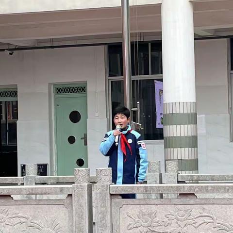 我心中的好雷锋——         上饶市逸夫小学主题队会