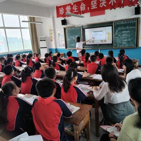 同教研，共进步­——辛集镇中心小学英语组集体备课活动