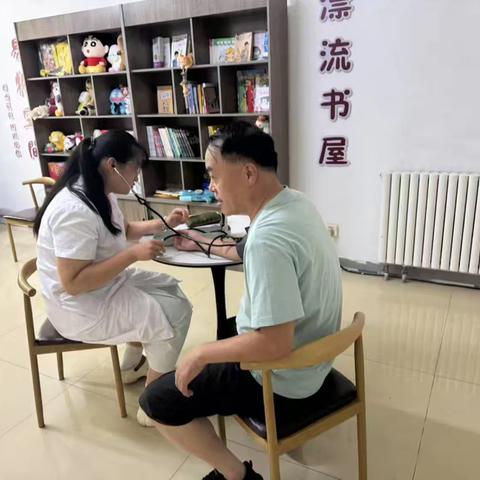 【畅享星期天】泺河社区开展“中医义诊进社区 指尖温情护健康”义诊活动