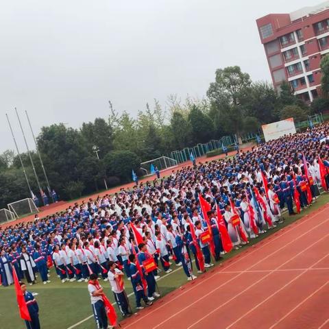 驰骋赛场，青春飞扬                                          ——2310班