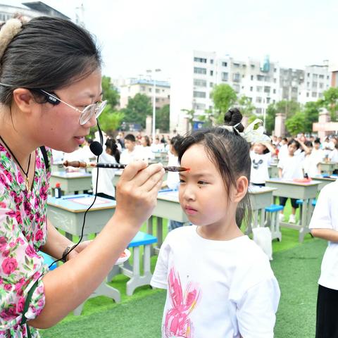 “童稚蒙启 明礼育德”开笔仪式