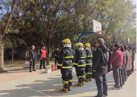 社区物业齐携手  消防演练不放松