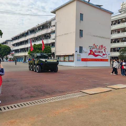 厚植国防情怀 培育时代新人——寻旺二中开展国防教育、安全演练活动