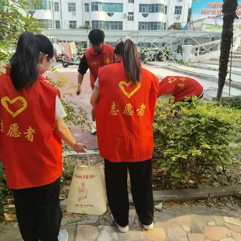 柳江社区联合漯河医学高等专业学校团支部开展环境卫生整治志愿服务活动