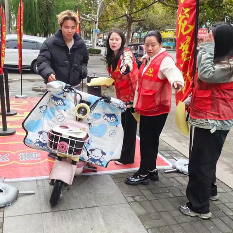 柳江社区开展“关爱盲人，畅通盲道”志愿服务活动