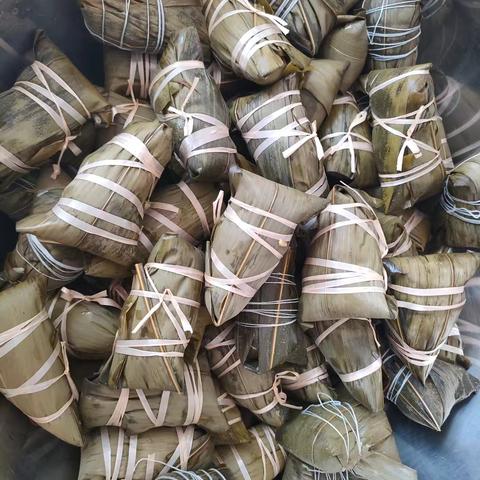 陈东村：端午粽香飘，情暖幸福院