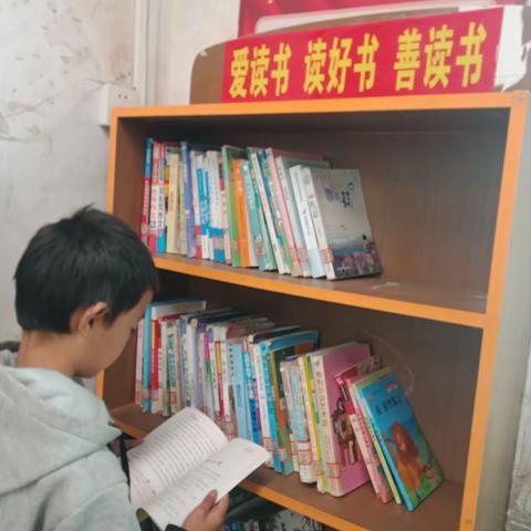 与书为伴，润泽心灵——新陂乡庙背小学三年级黄国鑫