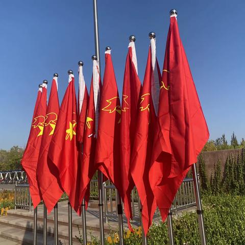 东营区黄河中学举行“学习二十大，争做新时代好队员” 主题队日暨入队建队仪式