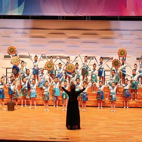 禄劝屏山小学吆噜合唱团斩获全国第八届中小学生艺术展演声乐一等奖