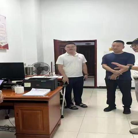 市政协韩斌副主席到琼山区检查假期值班值守情况和督导防风防汛工作