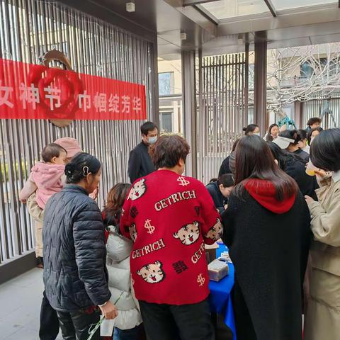 兴业银行中南财大社区支行3月8日下午消保活动简报