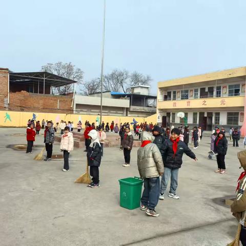 传承雷锋精神，践行时代使命——石垛小学2025年学雷锋月系列活动：义务劳动，美化环境