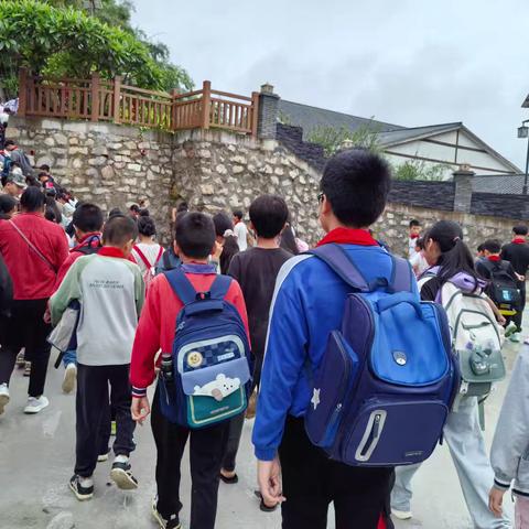 寻根铸魂，启智未来 ——记梧州市回龙小学麻冲分校研学之旅
