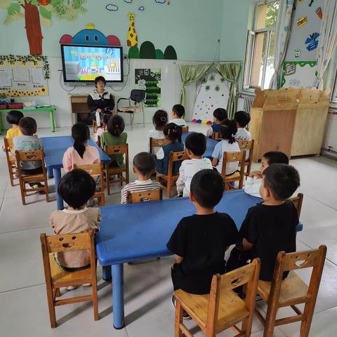 雷庄镇解各庄小学附属幼儿园——消防演练，防患未“燃”