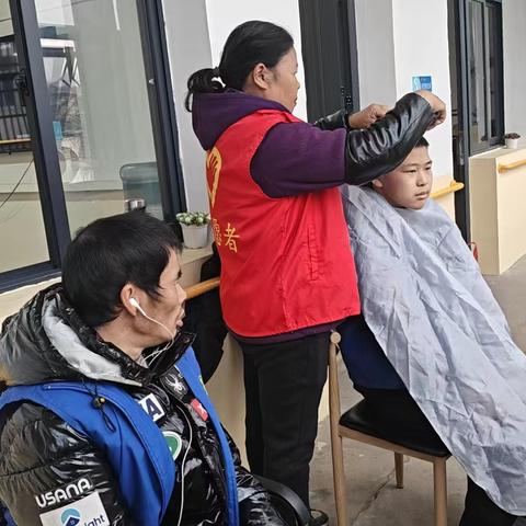 以爱之名 ﻿共筑志愿服务之桥