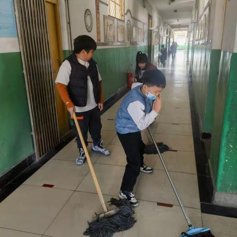 清除鼠蟑孳生地，打造靓美新家园 ——任庄子学校开展校园卫生清洁主题活动