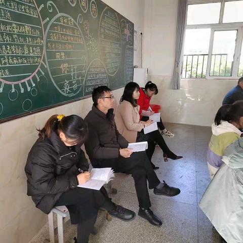 撷一抹诗意 寻一路花开 ——实验中学苦竹校区优秀教师教育故事分享 （第三期 3）