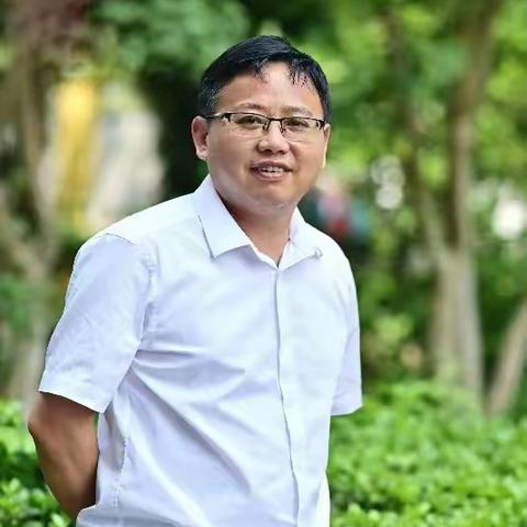 撷一抹诗意寻一路花开 ——实验中学苦竹校区优秀教师教育故事分享 （第四期 3 ）