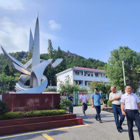 黄梅县义务教育均衡发展县现场观摩暨工作推进会（初中组）在实验中学苦竹校区成功举办