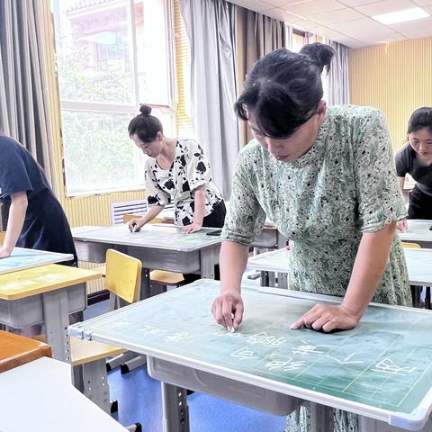 笔墨幽香沁师魂，百花齐放展芬芳 --永宁小学教师基本功●“三笔字”比赛