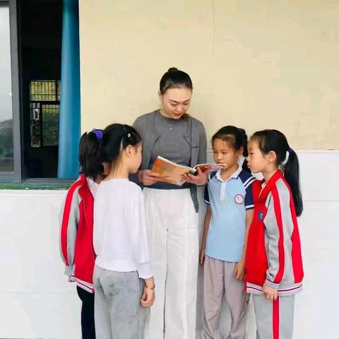 初心不改 烟火灿烂—- 泉山学校优秀班主任 欧阳炎燕