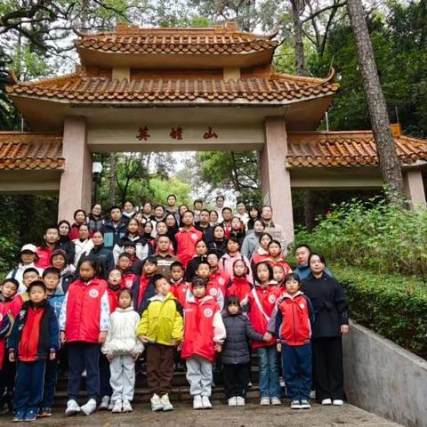 缅怀先烈，学习红色故事