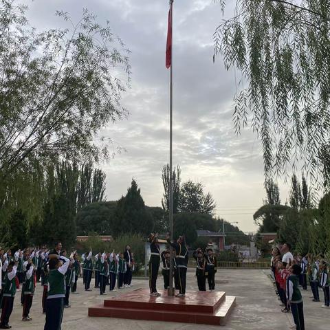 奋进正当时，追梦再出发——塔镇英阿瓦提小学周工作总结