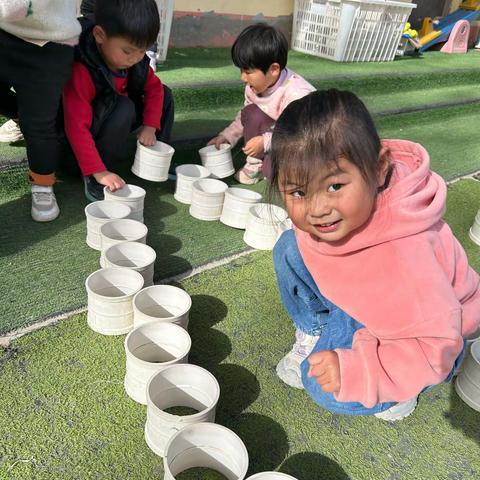 游戏点亮童年——东大幼儿园户外自主游戏美篇