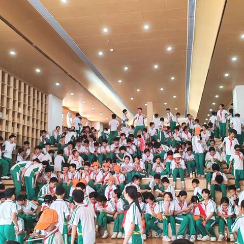 校园开放日千名学生入学参观 ——海南南海职业学校